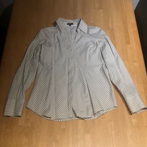♥️👚 2/$12 - Express Stretch Striped Button Down Top, L